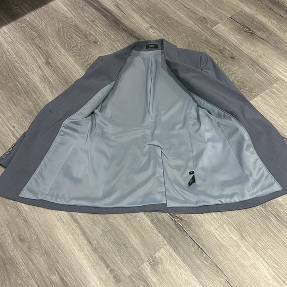 Tailored Theory pant suit in powder blue - Picture 11 of 11